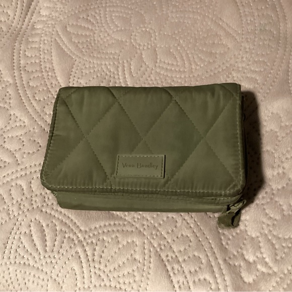 Vera Bradley Green wallet - Picture 2 of 9